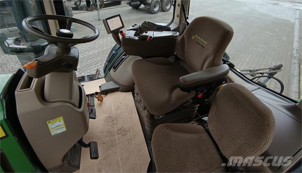 John Deere 8360 R トラクター