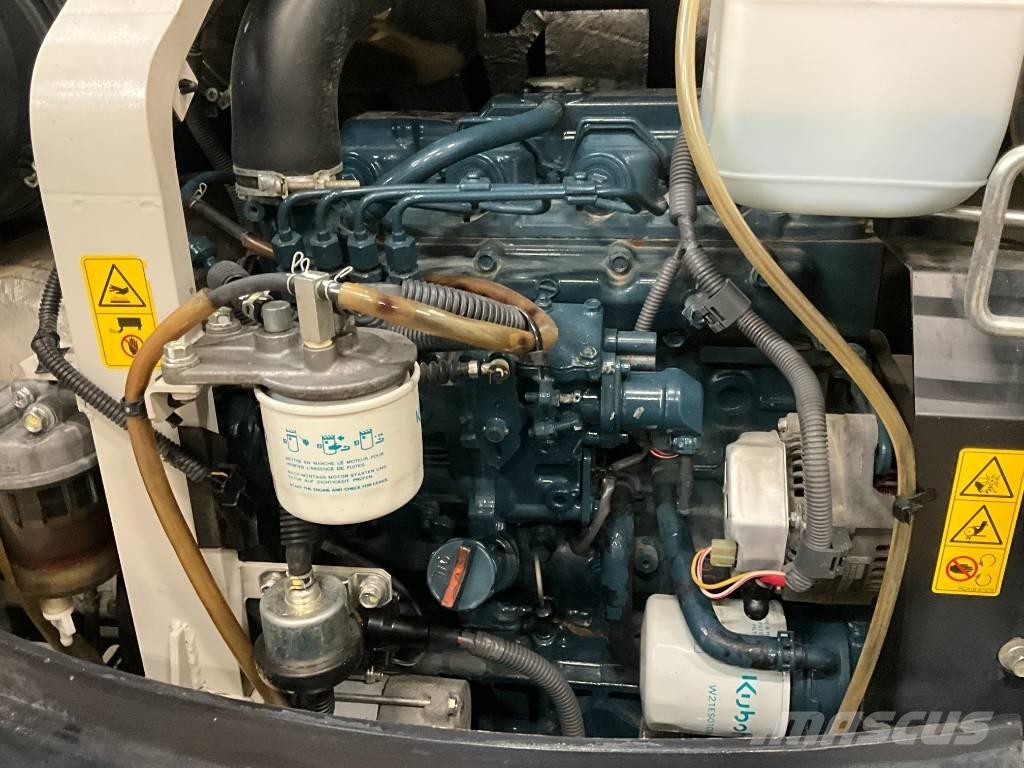 Kubota U 55-4 ミニ油圧ショベル 7t以下（ミニユンボ・ミニディガー）