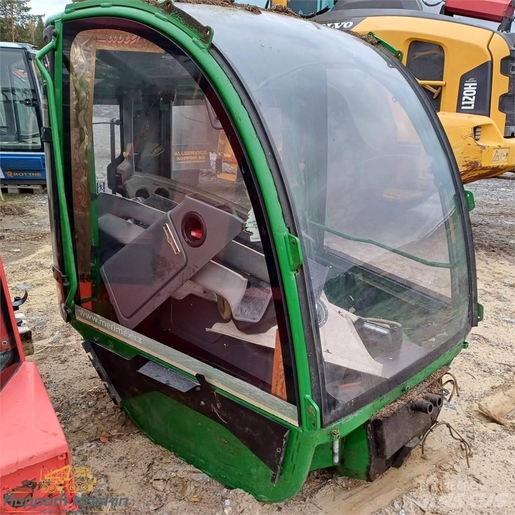 John Deere 1270e キャビン及び内装