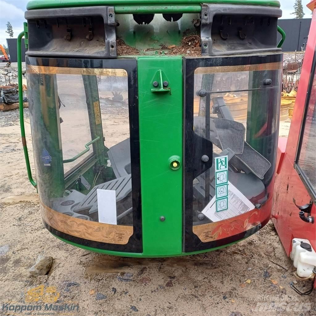 John Deere 1270e キャビン及び内装