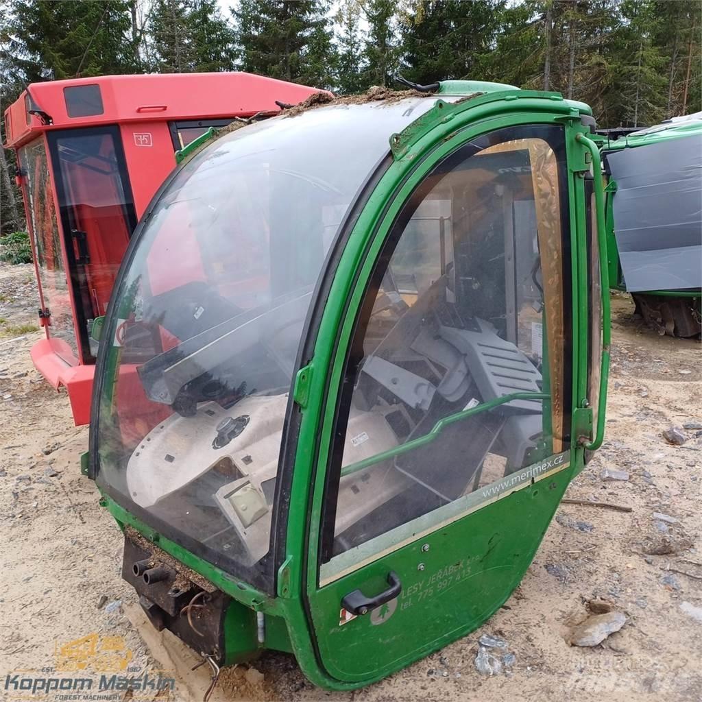 John Deere 1270e キャビン及び内装