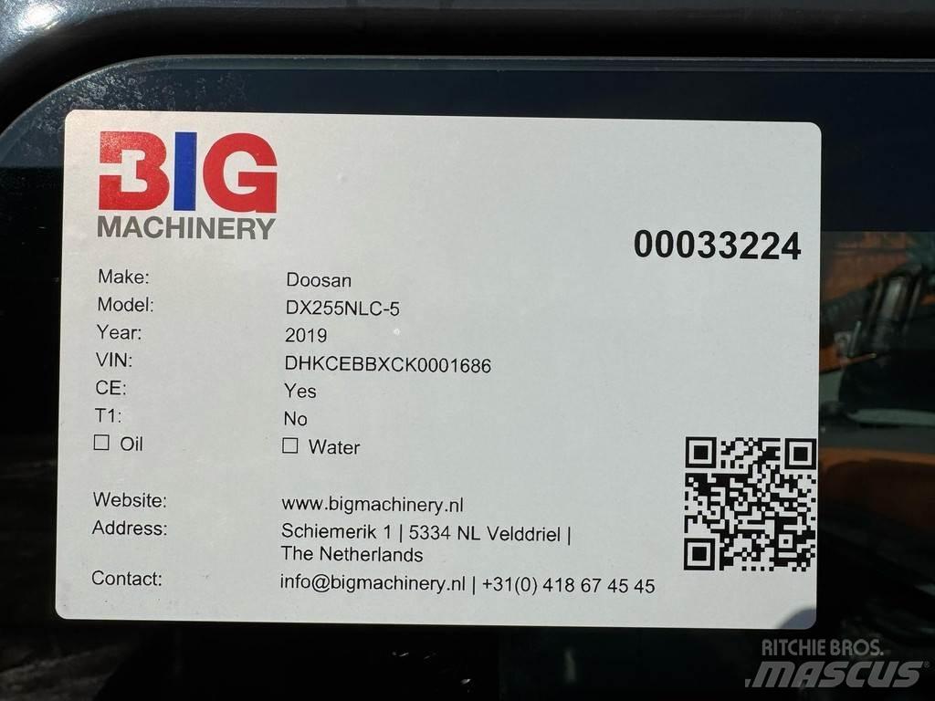 Doosan DX255NLC-5 大型油圧ショベル12t以上（パワーショベル・ユンボ）