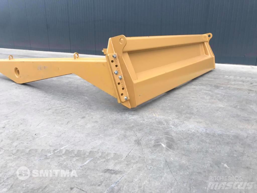 CAT 725C テールゲート
