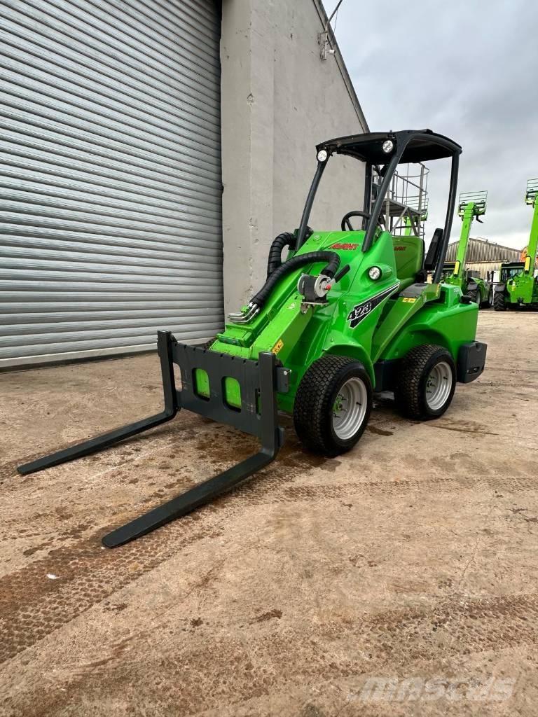 Avant 423 多目的ローダー