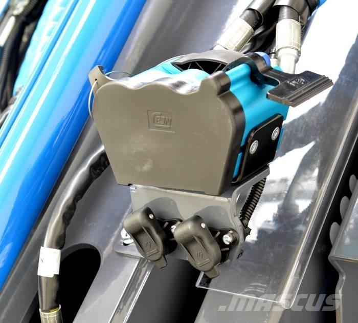 Multione 6.3+K スキッドステアローダー