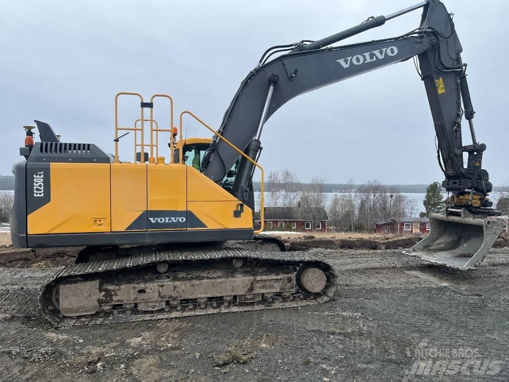 Volvo EC 250 EL 大型油圧ショベル12t以上（パワーショベル・ユンボ）