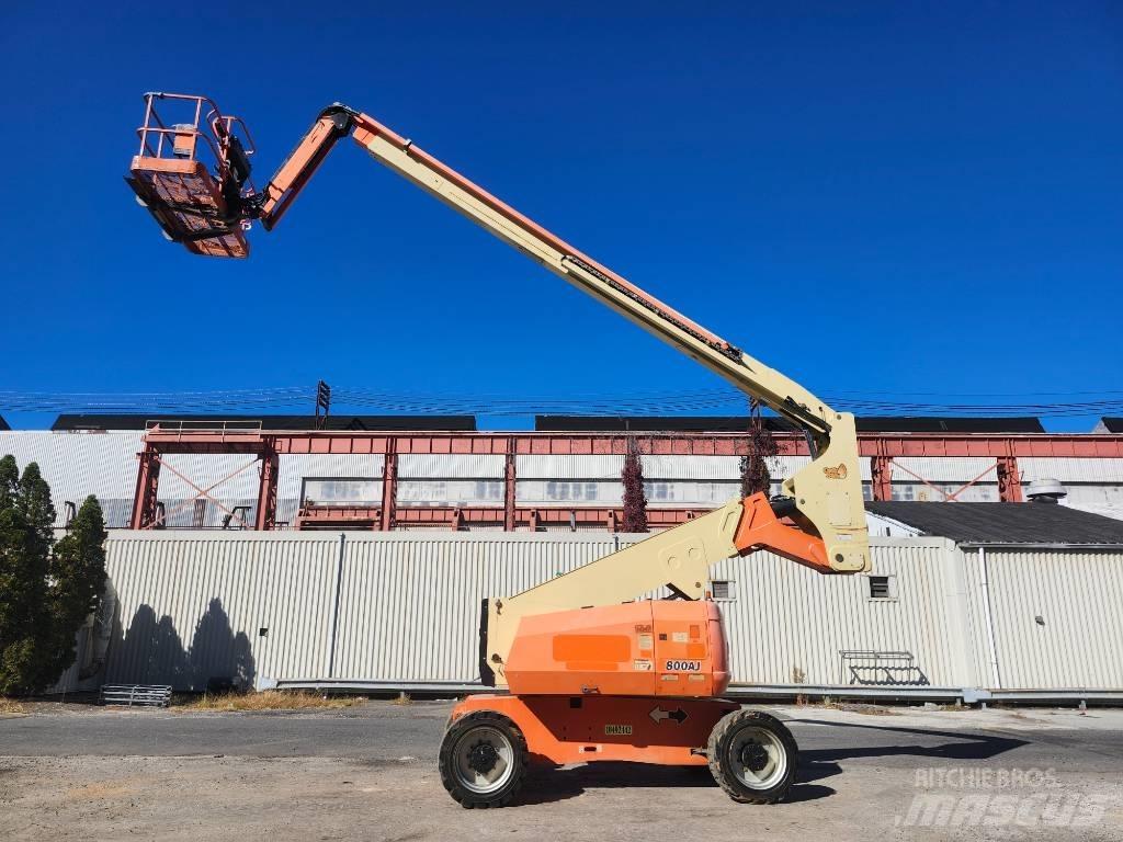 JLG 800 AJ ブームリフト　屈伸型