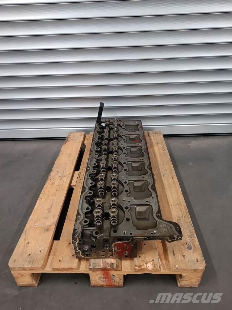 Volvo D13K エンジン