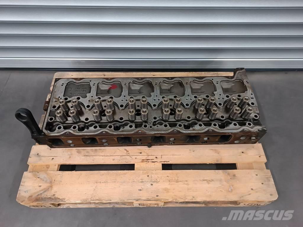 Volvo D13K エンジン