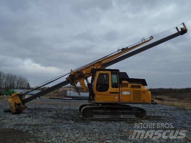 John Deere 200 LC 枝払い機