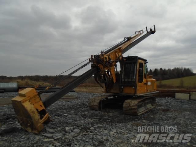 John Deere 200 LC 枝払い機