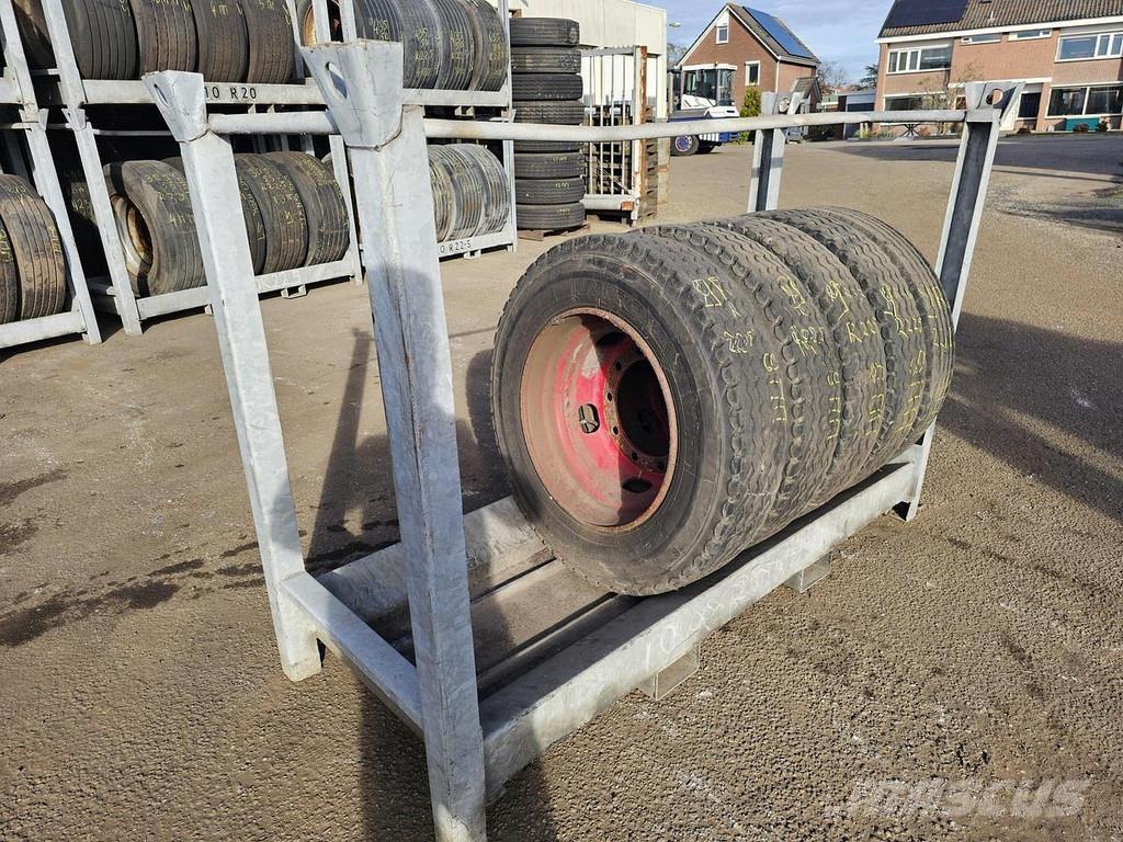 Uniroyal ENERGY カーテンサイダートレーラー