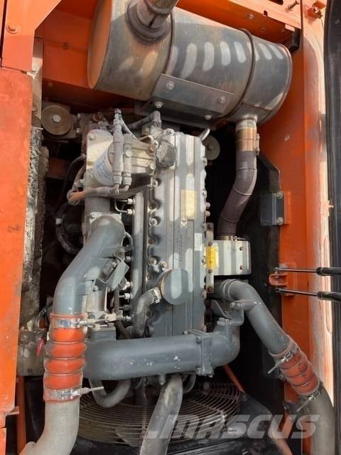 Doosan DX 225 LC 大型油圧ショベル12t以上（パワーショベル・ユンボ）