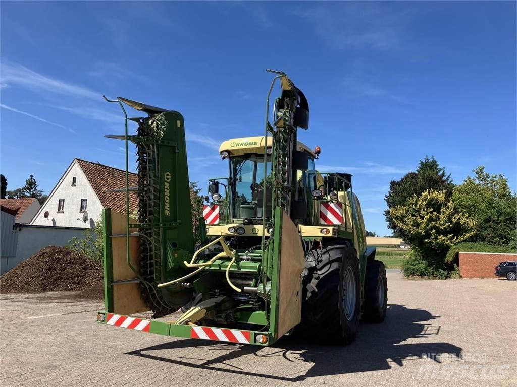 Krone BIG X 700 自走式フォレージハーベスター