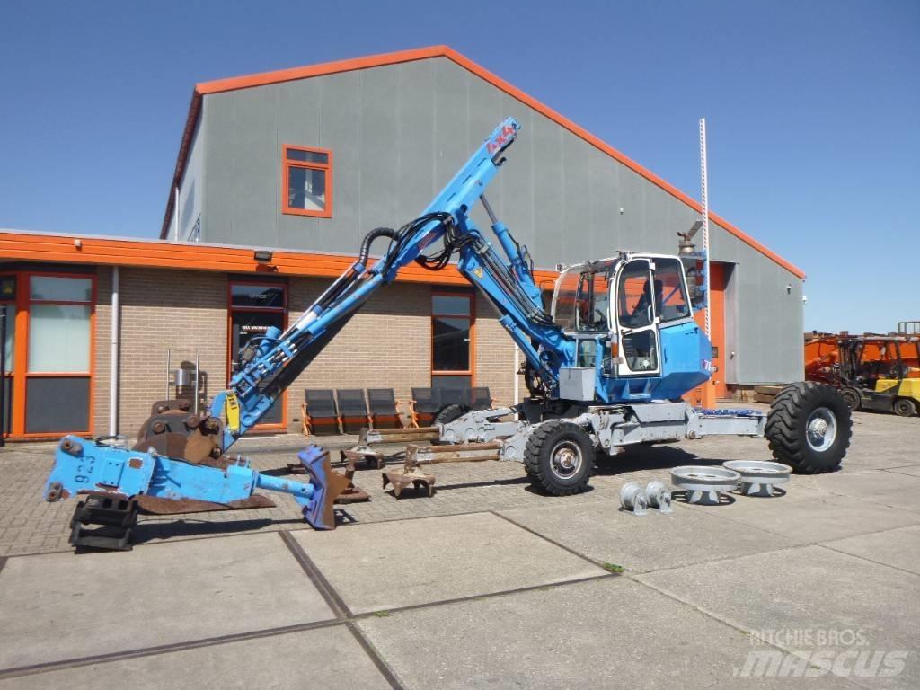 Menzi Muck A71 T2M 特殊油圧ショベル