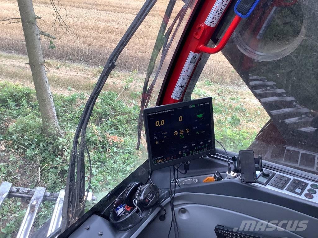 Komatsu 951 ハーベスター