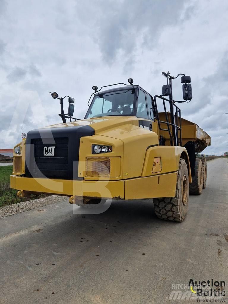CAT 735C アーティキュレート式ダンプトラック