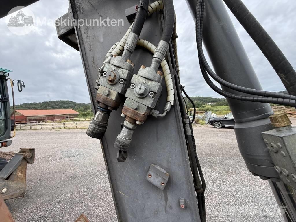 Volvo EW 140 C ホイール式油圧ショベル（パワーショベル・ユンボ・バックホー）