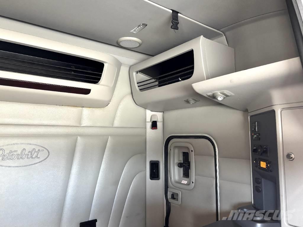 Peterbilt 567 中古トラクターヘッド | トレーラーヘッド