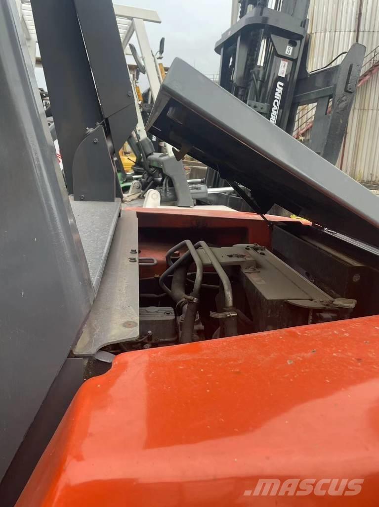 Toyota 7 Ton ディーゼル・軽油