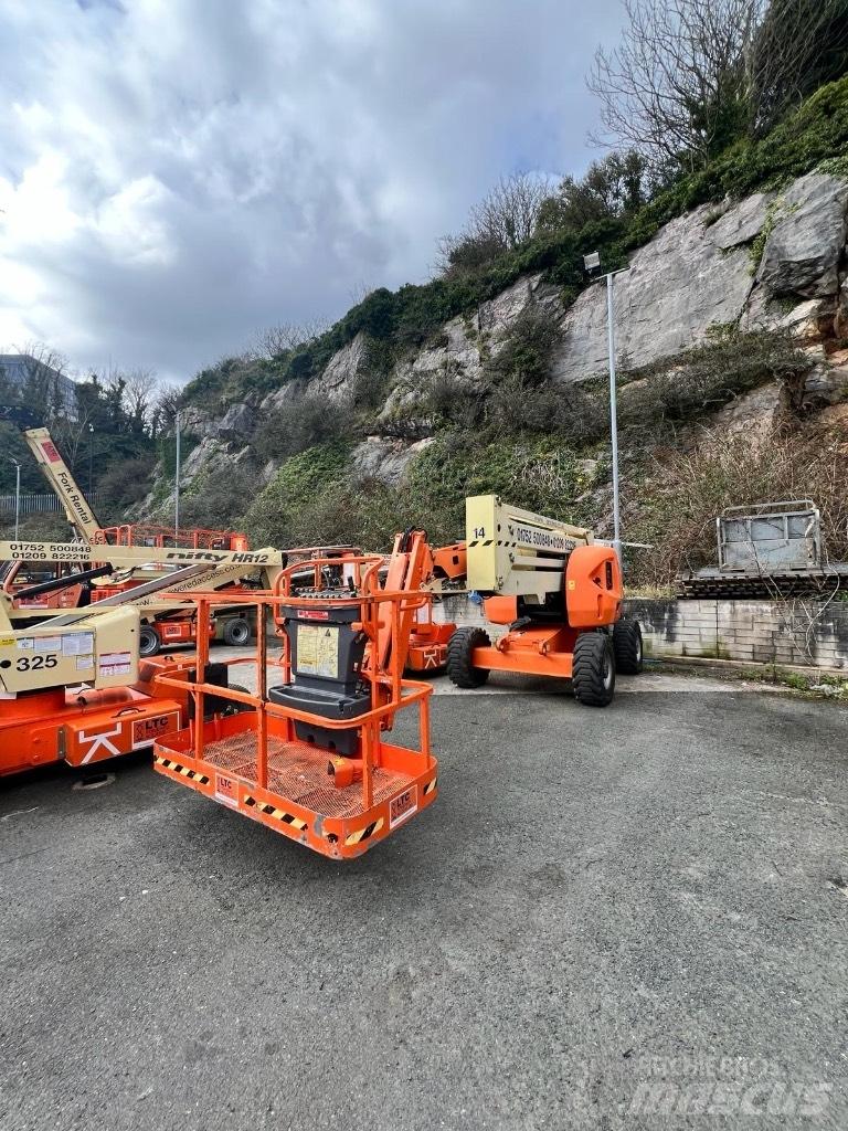 JLG AJ450 ブームリフト　屈伸型