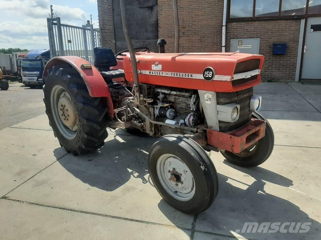 Massey Ferguson 158 トラクター
