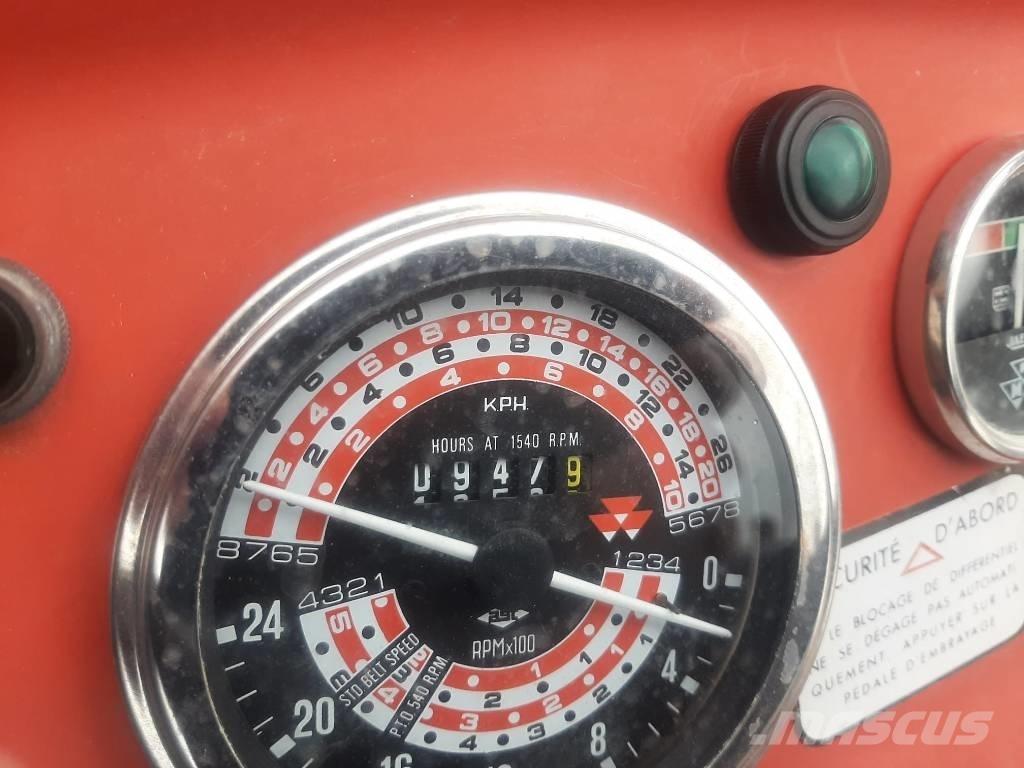Massey Ferguson 158 トラクター