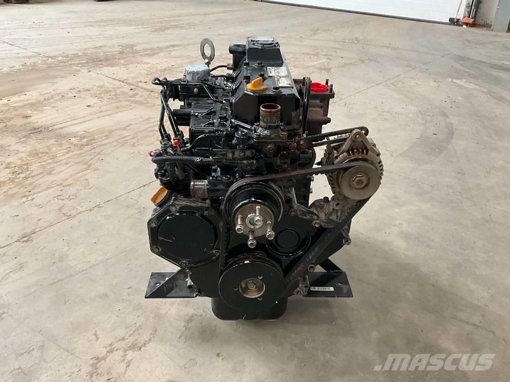 Yanmar 4TNV98 エンジン