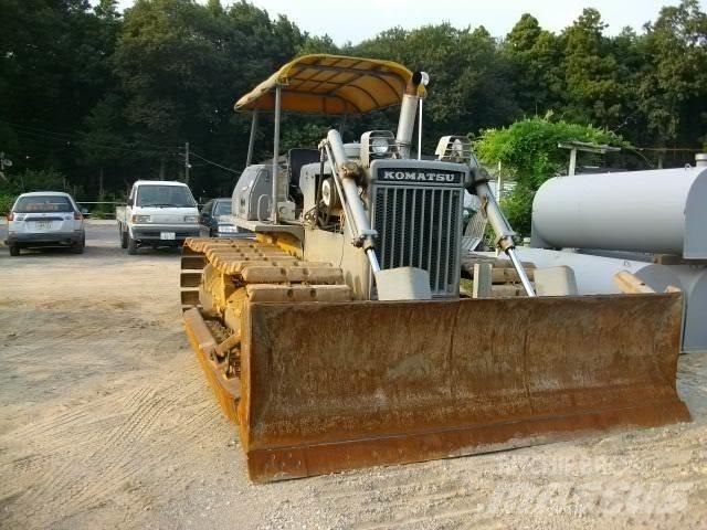 Komatsu D 40 P ブルドーザー