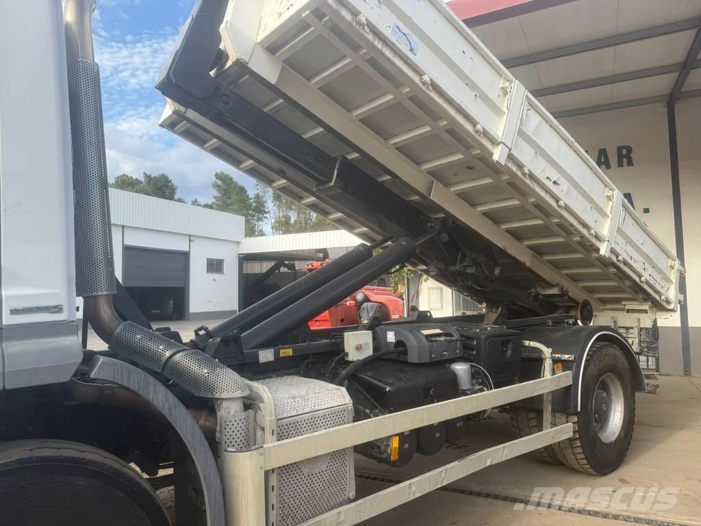 Mercedes-Benz 1833 アームロール