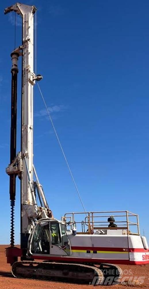 Soilmec SR30 杭打ち機