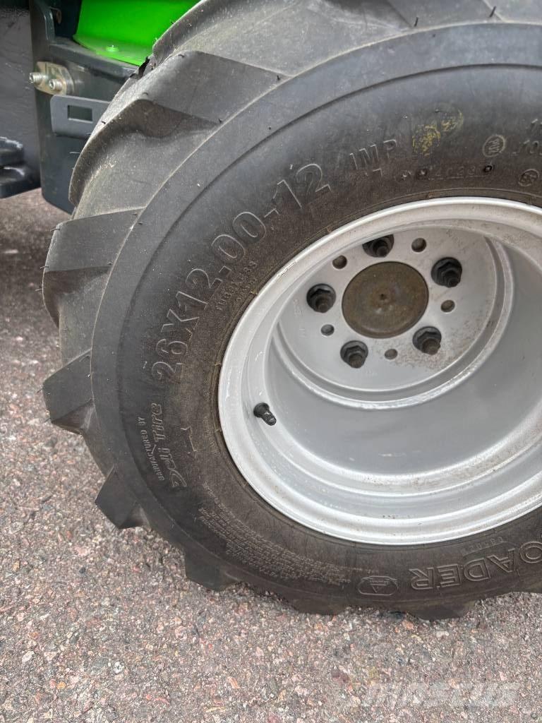 Avant 528 ユーティリティー機械