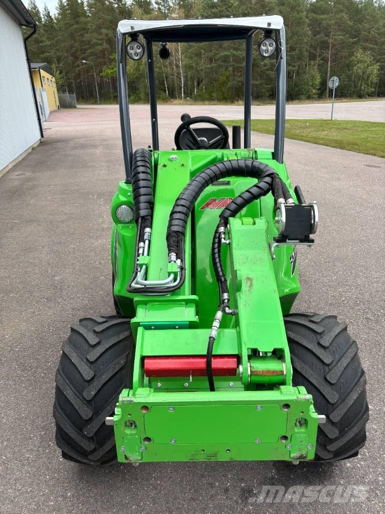 Avant 528 ユーティリティー機械