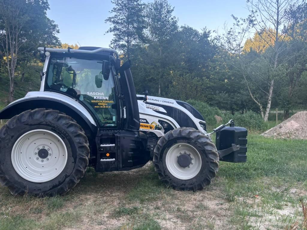 Valtra T 145 林業トラクター