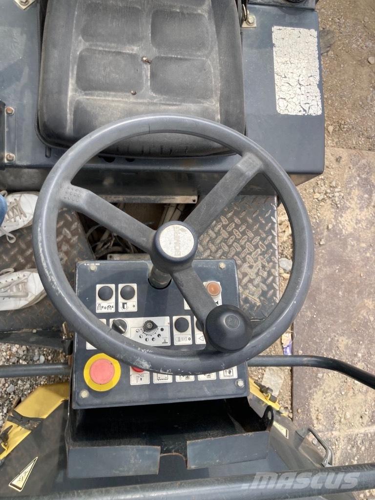 Bomag BW 100 AD-3 タンデムローラ