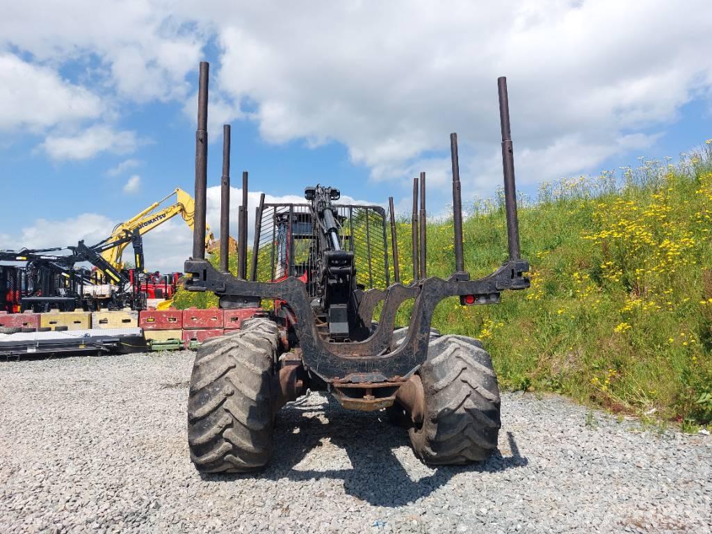 Komatsu 845 フォワーダー