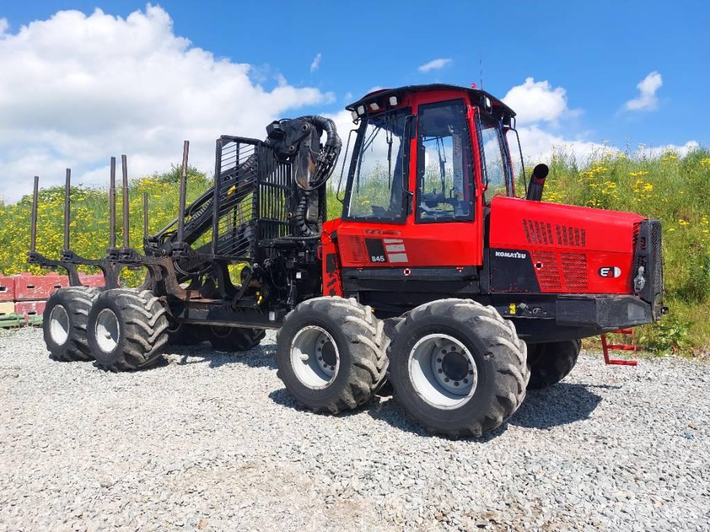 Komatsu 845 フォワーダー