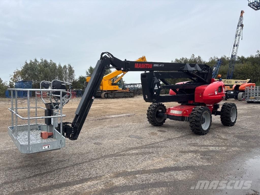 Manitou 200 ATJ ブームリフト　屈伸型