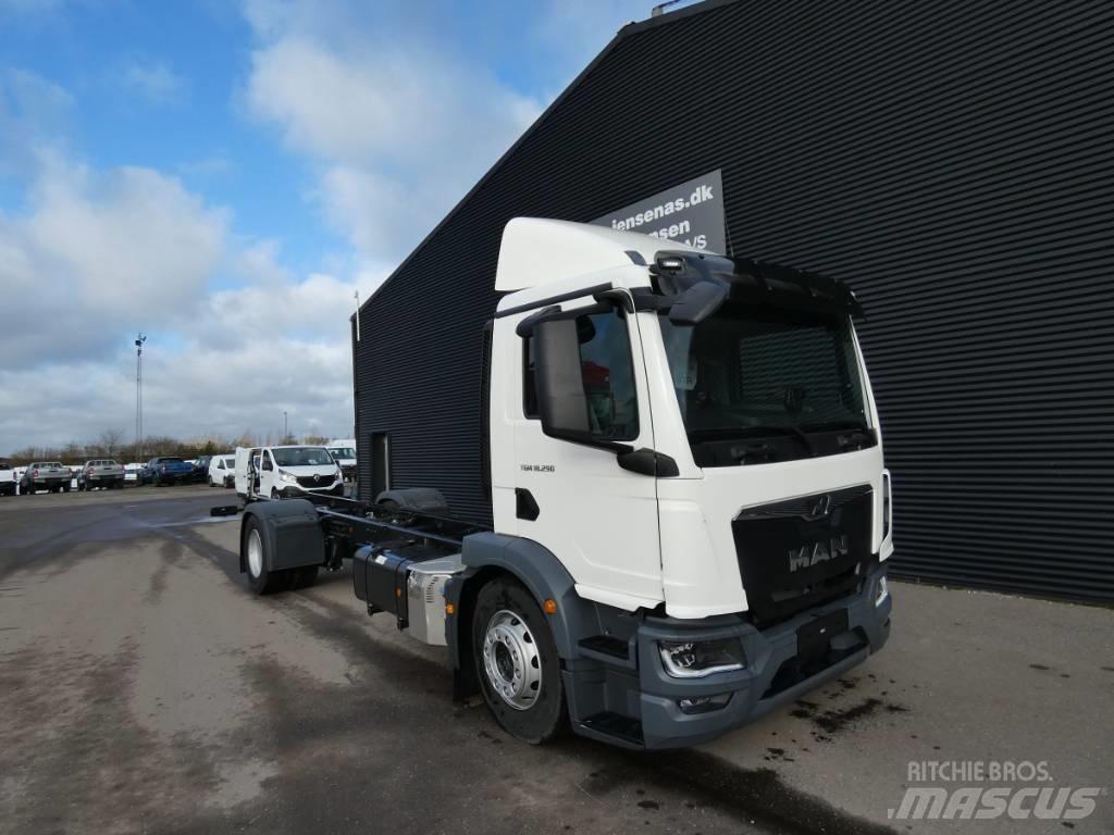 MAN TGM 18.290 キャブ付きシャーシ