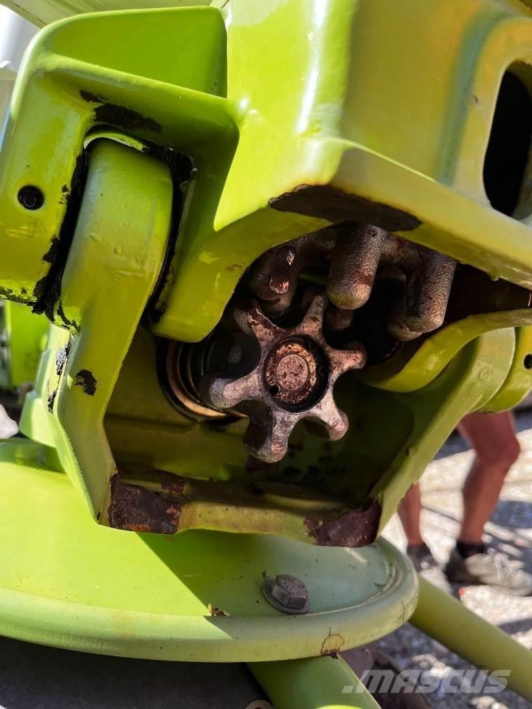 CLAAS Volto 900 T テッダー・テッダーレーキ