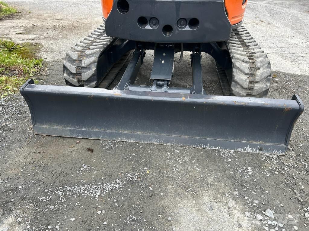 Hitachi ZX 38 U-6 ミニ油圧ショベル 7t以下（ミニユンボ・ミニディガー）