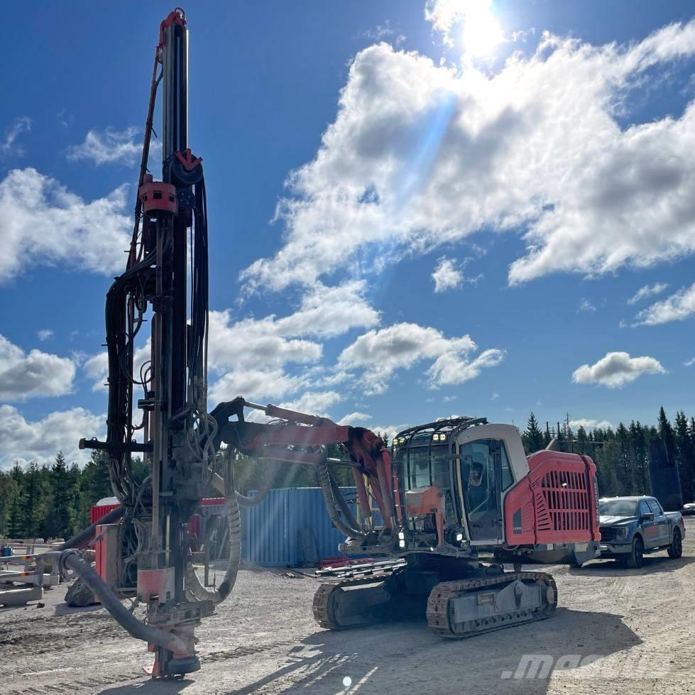 Sandvik DX800i サーフェイスドリルリグ