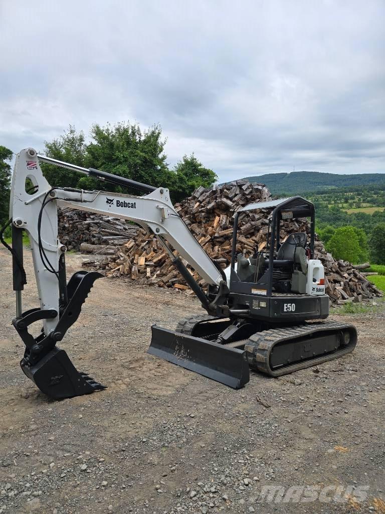 Bobcat E 50 ミニ油圧ショベル 7t以下（ミニユンボ・ミニディガー）
