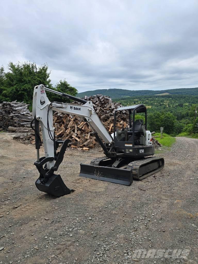 Bobcat E 50 ミニ油圧ショベル 7t以下（ミニユンボ・ミニディガー）