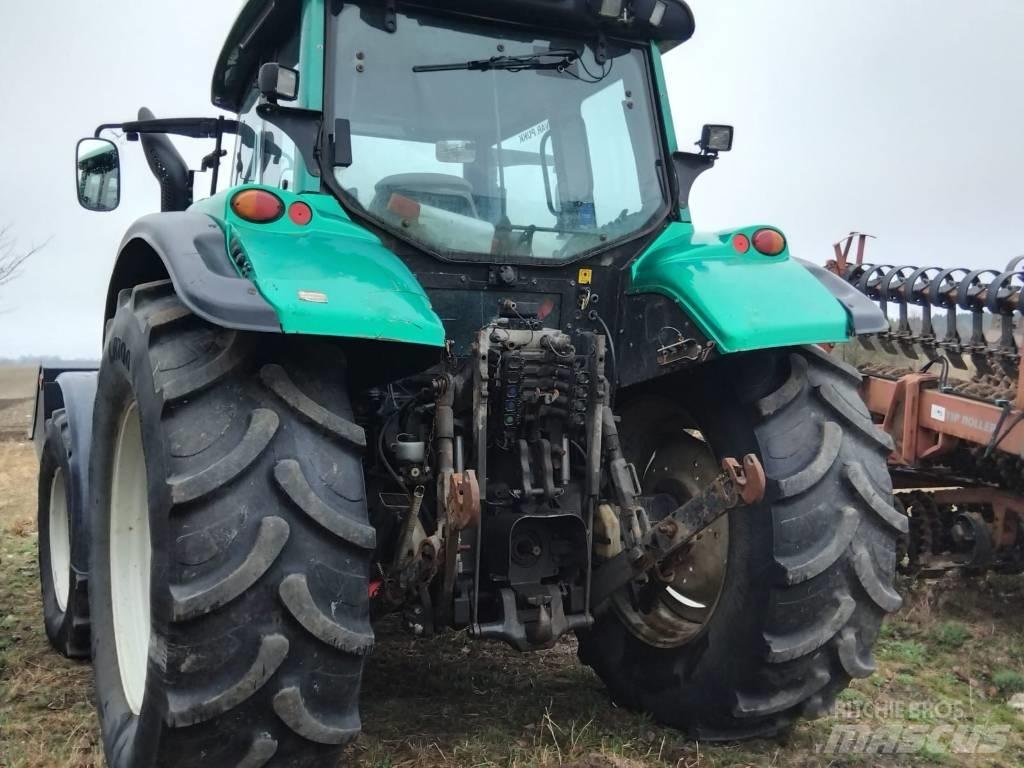 Valtra N 142 D トラクター