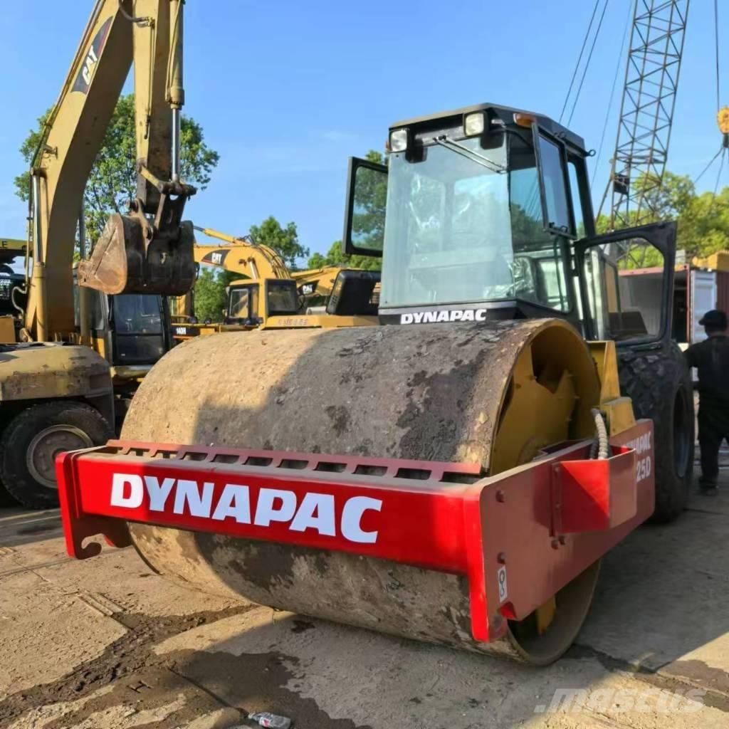 Dynapac CA 25 D 振動ローラ