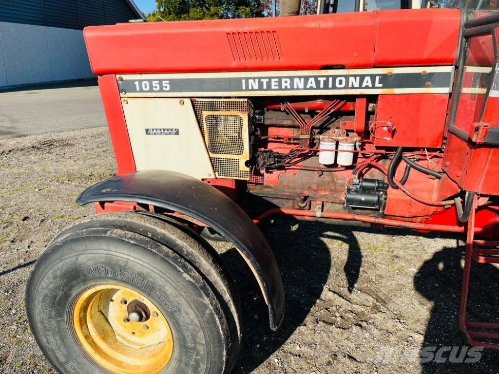 International 1055 トラクター