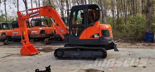 Doosan dx60 大型油圧ショベル12t以上（パワーショベル・ユンボ）