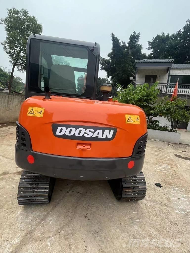 Doosan DH 60-7 ミニ油圧ショベル 7t以下（ミニユンボ・ミニディガー）
