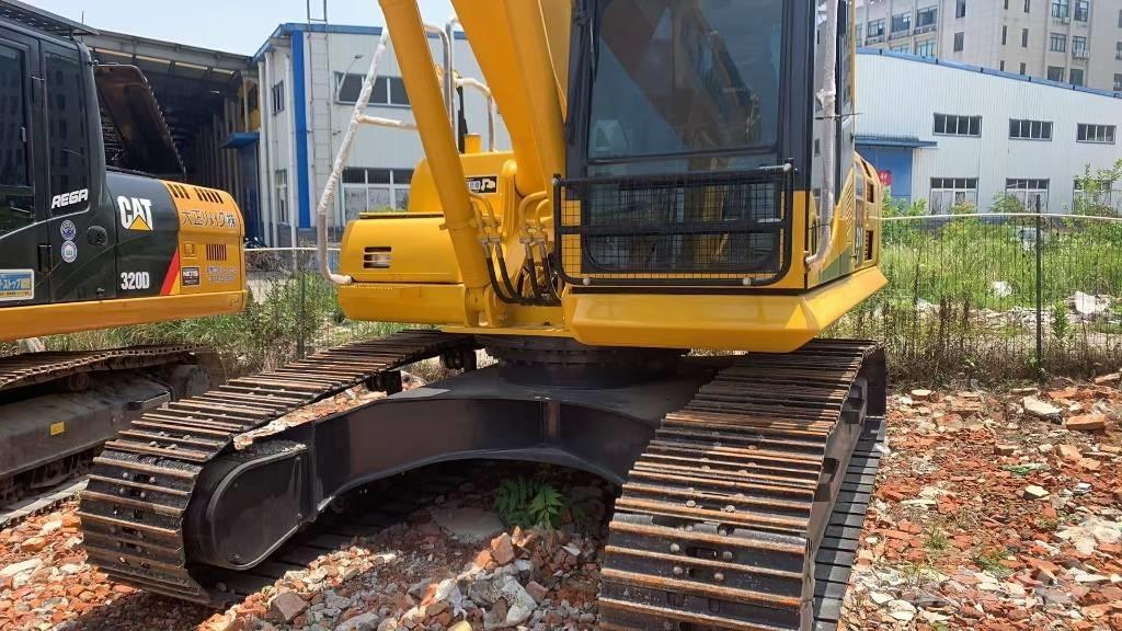 Komatsu PC 210 LC 大型油圧ショベル12t以上（パワーショベル・ユンボ）